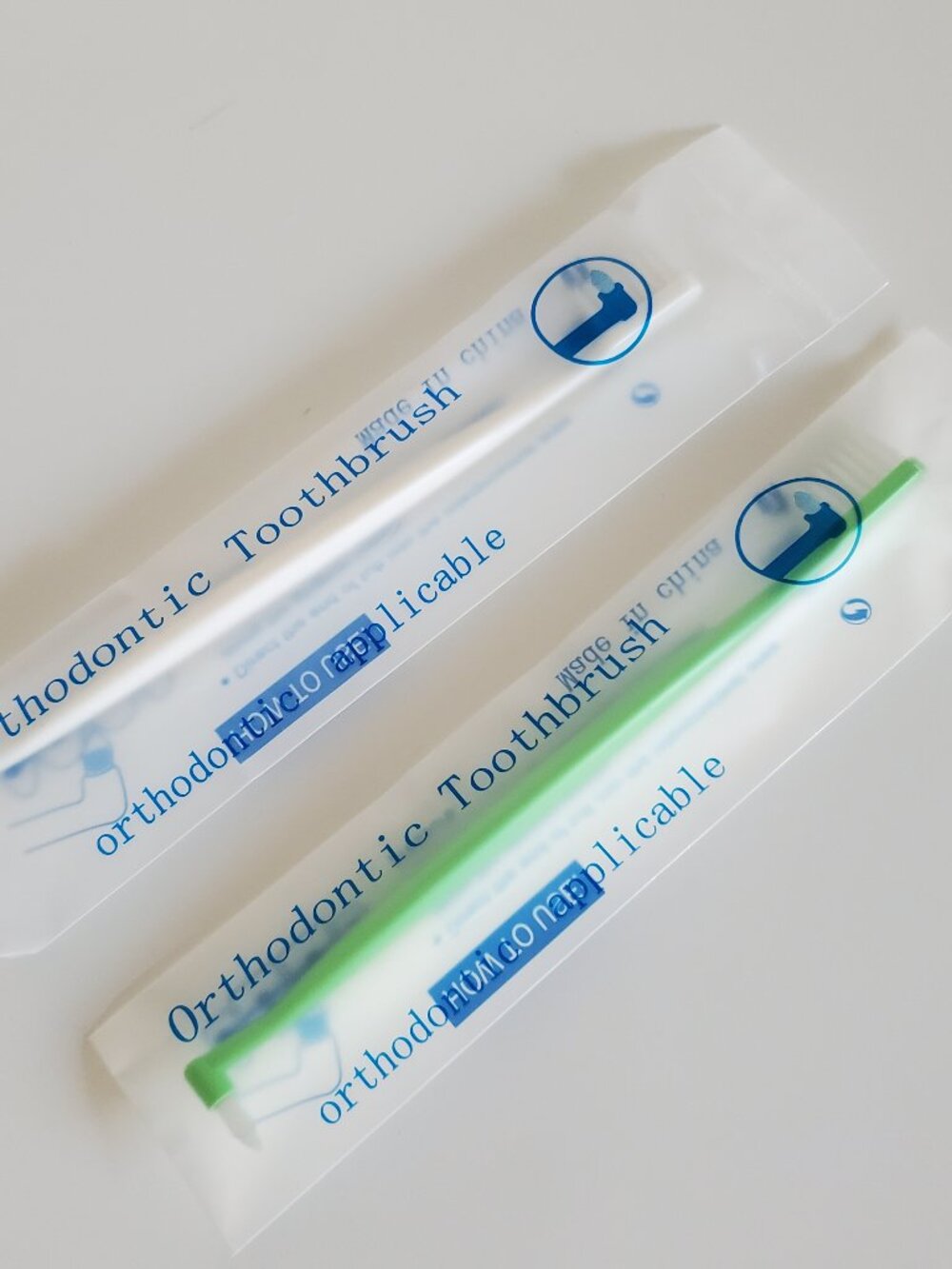 (NEW, Set of 2) Dual-end Tuft & V-trim Orthodontic Toothbrush